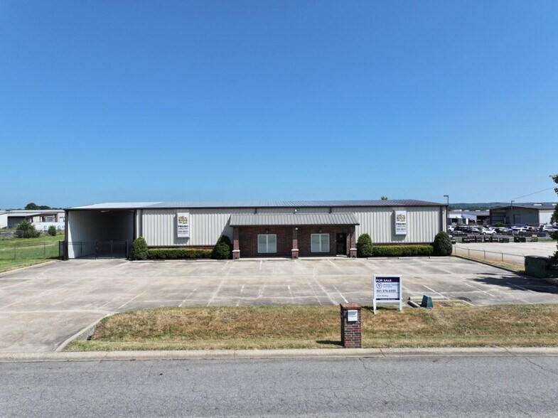 980 Runway Dr, Conway, AR à vendre - Photo de l’immeuble – Image 2 sur 43