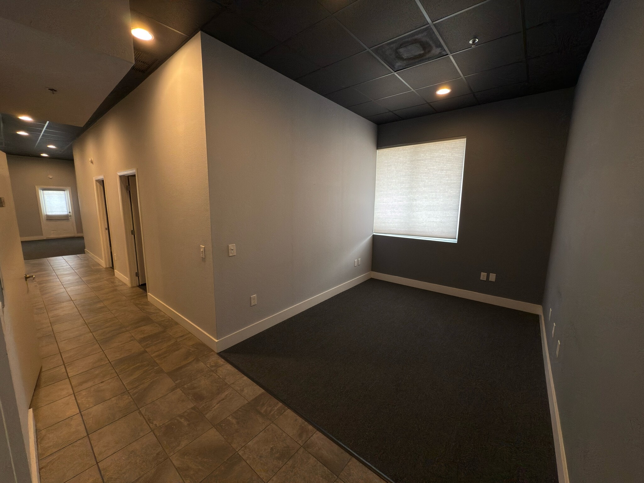 2100 N Orange Ave, Orlando, FL à louer Photo de l’immeuble– Image 1 sur 3