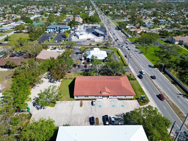 7100 S Beneva Rd, Sarasota, FL à louer - Aérien – Image 2 sur 35