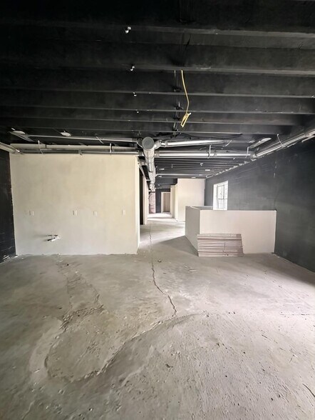 413 Wabasso Ave, Louisville, KY à louer - Photo de l’immeuble – Image 2 sur 15