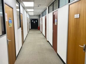 15 New Bedford Rd, Luton à louer Hall d’entrée– Image 2 sur 5