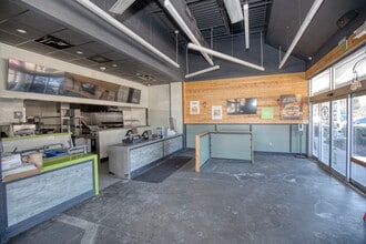 6610 Mooretown Rd, Williamsburg, VA à louer Photo intérieure– Image 2 sur 17