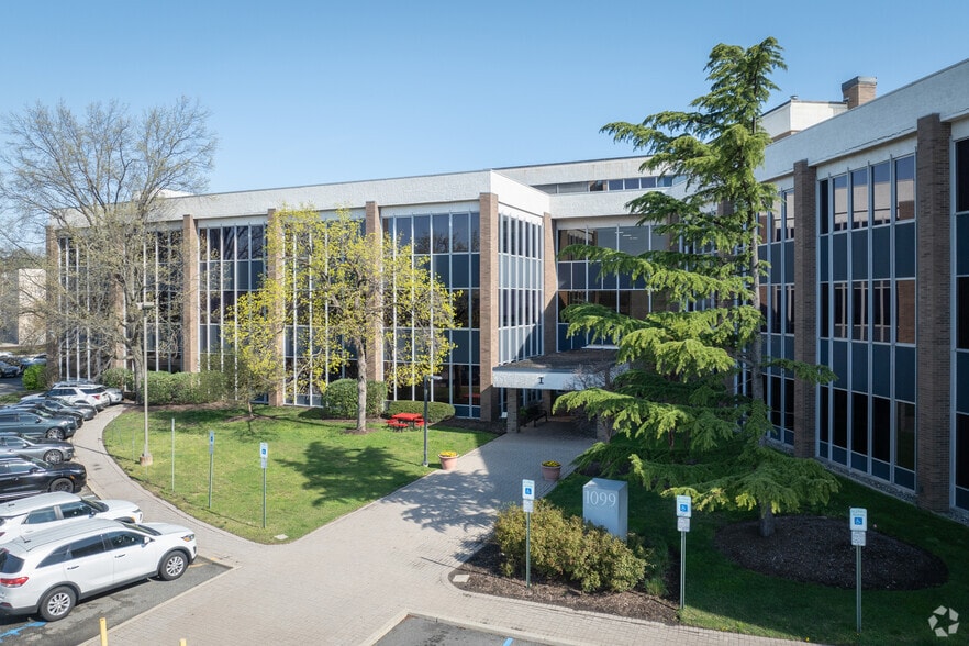 1099 Wall St W, Lyndhurst, NJ à louer - Photo principale – Image 1 sur 27