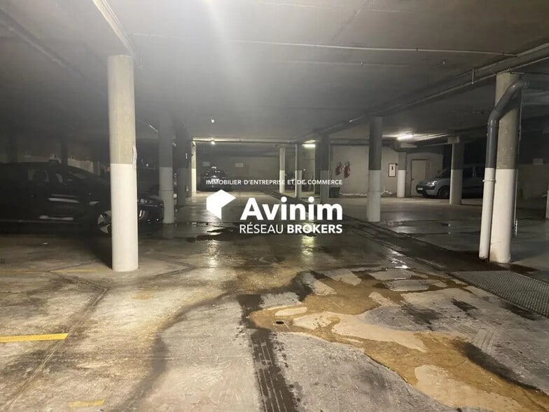 Industriel/Logistique dans Saint-Maur-des-Fossés à louer - Photo de l’immeuble – Image 1 sur 1