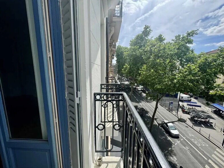 Bureau dans Lyon à louer - Photo de l’immeuble – Image 2 sur 13