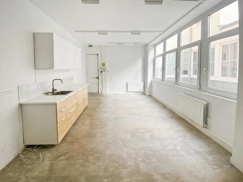 Bureau dans Paris à louer - Photo de l’immeuble – Image 1 sur 7
