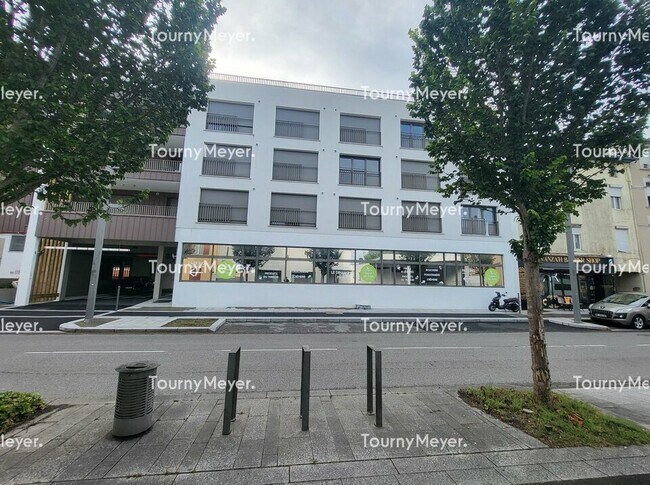 Plus de détails pour Local commercial à vendre