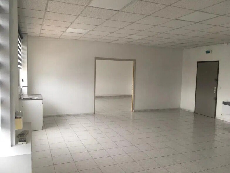 Bureau dans Grasse à louer - Photo de l’immeuble – Image 1 sur 8