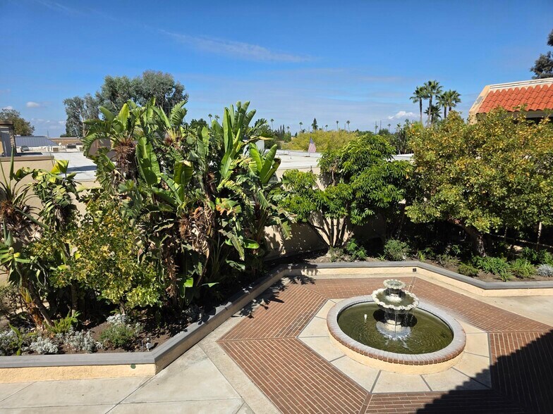 17871 Santiago Blvd, Orange, CA à louer - Photo de l’immeuble – Image 2 sur 5