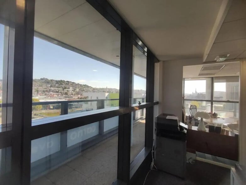 Bureau dans Rouen à louer - Photo de l’immeuble – Image 1 sur 3