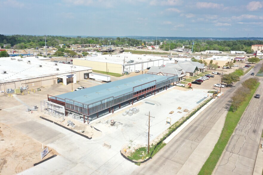 146 Col Etheredge Blvd, Huntsville, TX à louer - Photo de l’immeuble – Image 2 sur 10