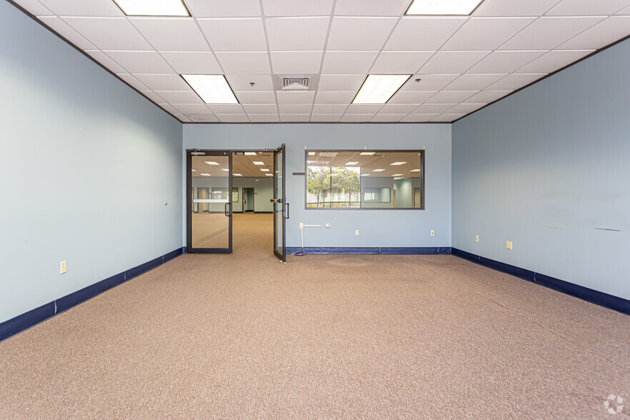 11777 Industriplex Blvd, Baton Rouge, LA à louer - Photo intérieure – Image 3 sur 21