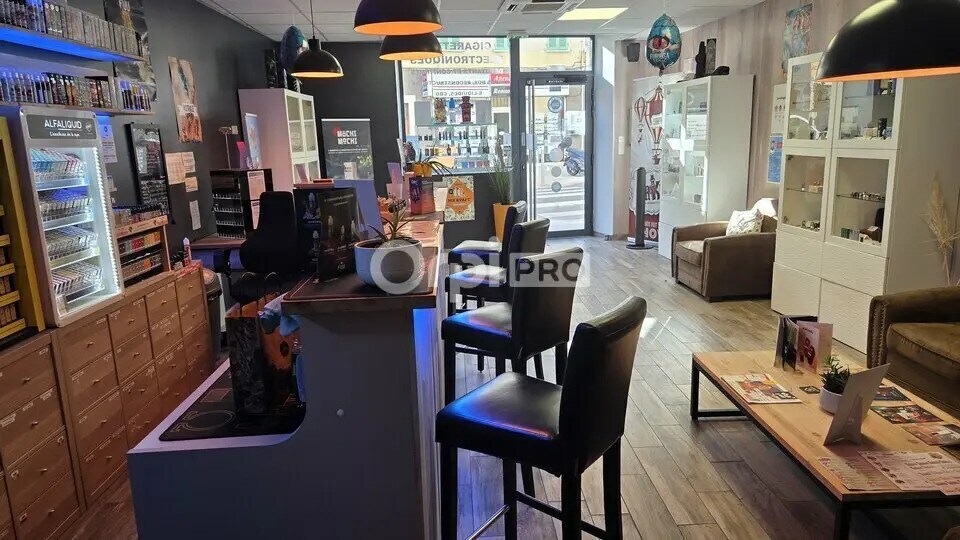 28 Avenue Alphonse Denis, Hyères à louer - Photo intérieure – Image 2 sur 6