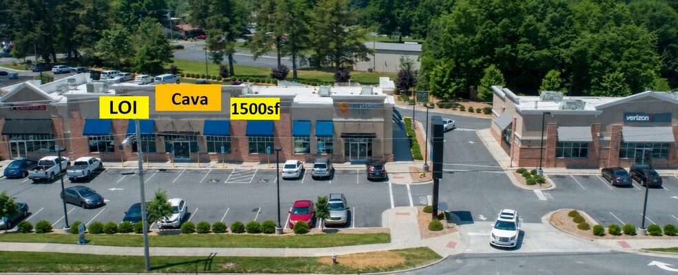 2313 N Main St, High Point, NC à louer - Photo de l’immeuble – Image 2 sur 7