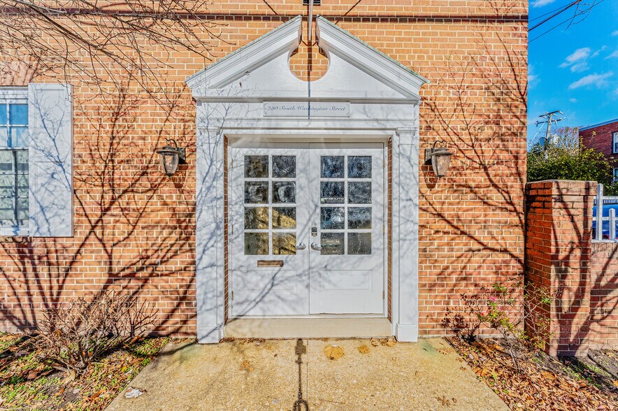 728 S Washington St, Alexandria, VA à vendre - Photo de l’immeuble – Image 2 sur 22