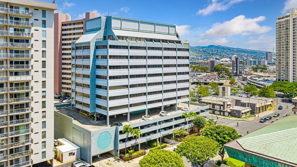 1580 Makaloa St, Honolulu, HI à vendre - Photo de l’immeuble – Image 3 sur 20