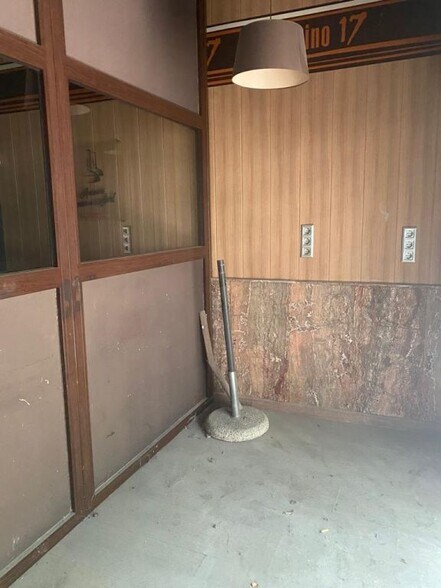 Local commercial dans València à louer - Photo de l’immeuble – Image 1 sur 18