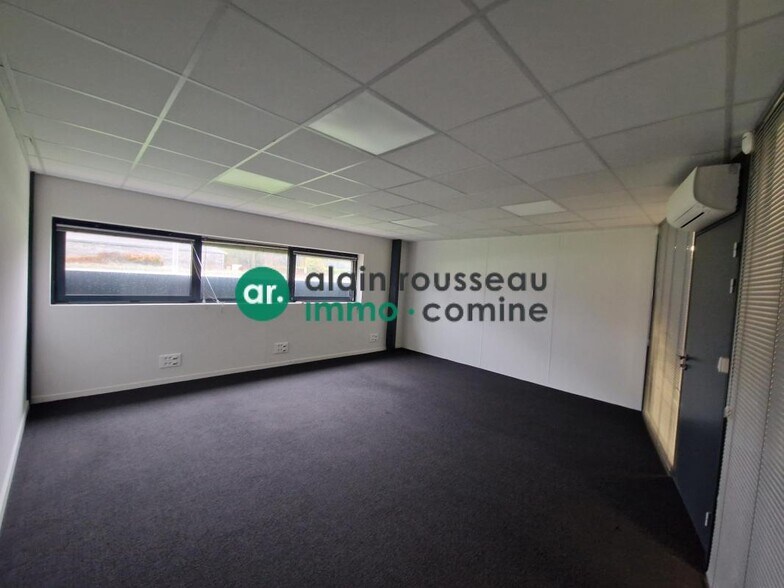 Bureau dans SAINT-BARTHELEMY-D'ANJOU à louer - Photo intérieure – Image 2 sur 5