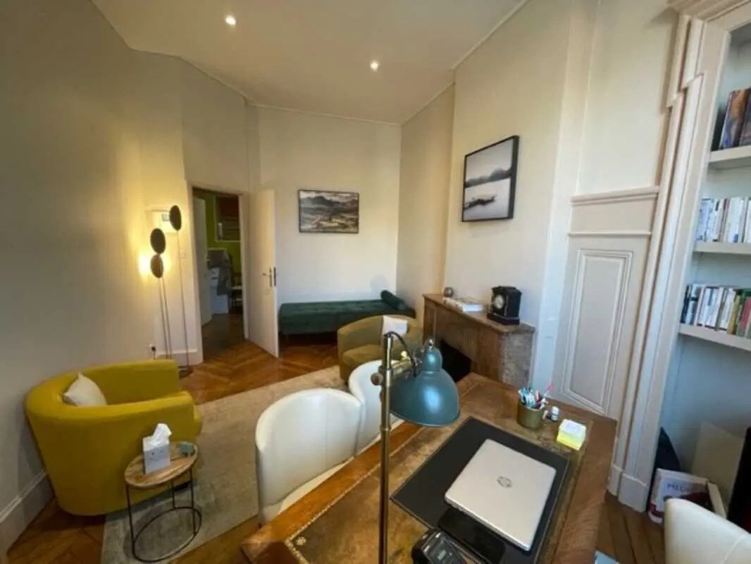  dans Lyon à vendre Photo de l’immeuble– Image 1 sur 1