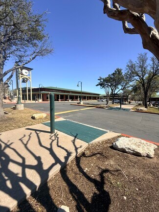 Plus de détails pour 601 E Whitestone Blvd, Cedar Park, TX - Local commercial à louer