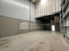 Local d'activités dans Brie-Comte-Robert à vendre Photo intérieure– Image 2 sur 5