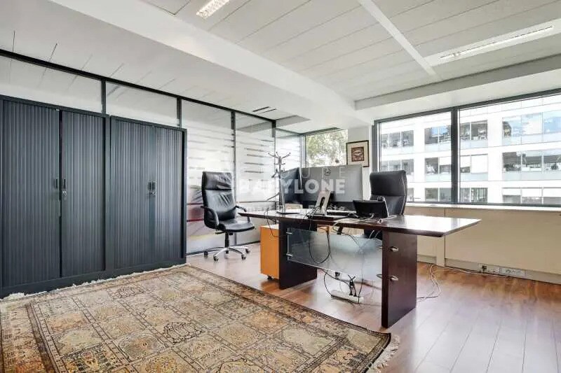 2 Bis Rue De Villiers, Levallois-Perret à louer - Photo de l’immeuble – Image 3 sur 12