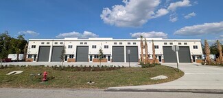 Plus de détails pour 815 South Macedo Blvd, Port Saint Lucie, FL - Local d'activités à louer