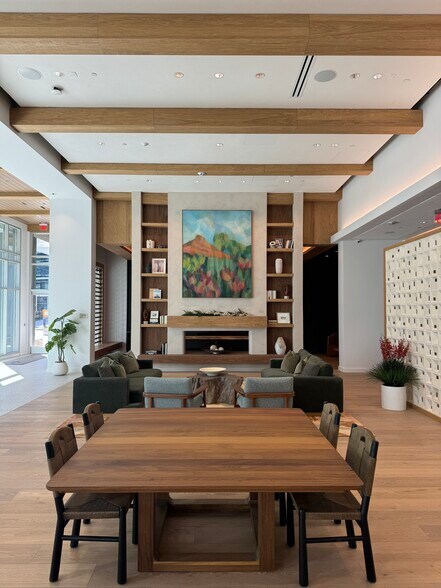 80 E Rio Salado Pky, Tempe, AZ à louer - Hall d’entrée – Image 3 sur 8