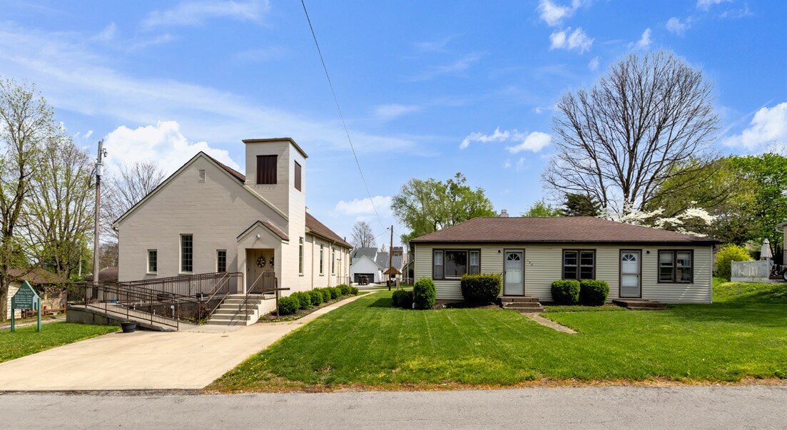 Church and Residential Property for Sale portefeuille de 2 biens à vendre sur LoopNet.fr Photo principale– Image 1 sur 48
