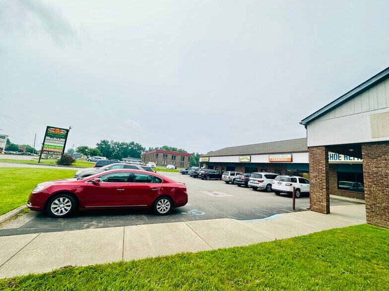 3928 Portage Rd, Kalamazoo, MI à louer - Photo de l’immeuble – Image 3 sur 11