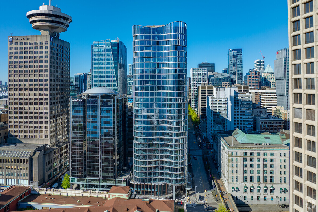 320 Granville St, Vancouver, BC à louer Photo de l’immeuble– Image 1 sur 8