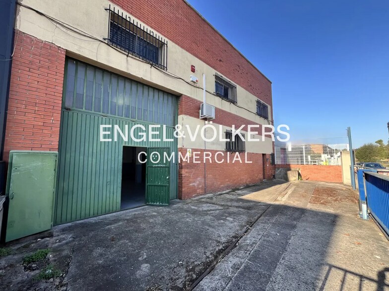 Industriel/Logistique dans Santa Perpètua de Mogoda, Barcelona à louer - Photo de l’immeuble – Image 1 sur 1