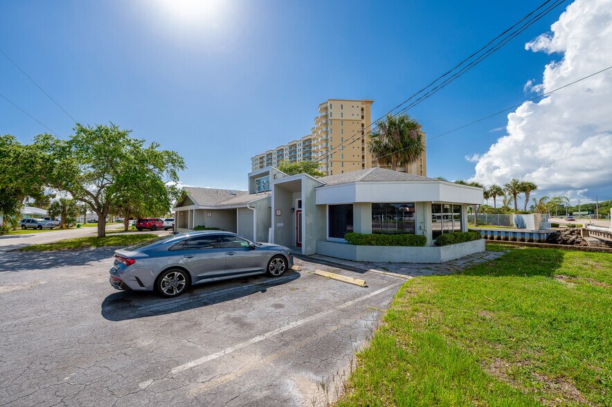 2763 S Ridgewood Ave, South Daytona, FL à vendre - Photo de l’immeuble – Image 3 sur 32