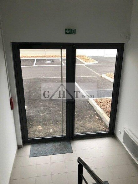 Industriel/Logistique dans Bussy-Saint-Georges à louer - Hall d’entrée – Image 3 sur 5