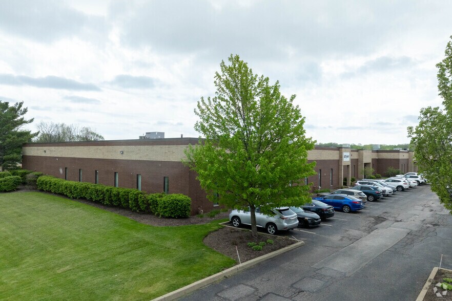 31200-31250 Solon Rd, Solon, OH à louer - Photo principale – Image 1 sur 5