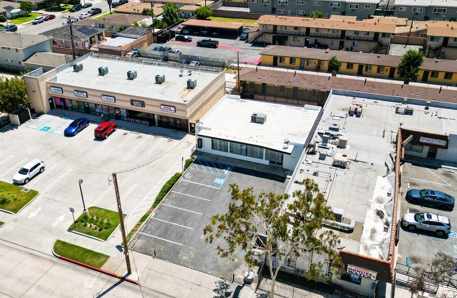 209 E Beverly Blvd, Montebello, CA à louer - Photo principale – Image 1 sur 9