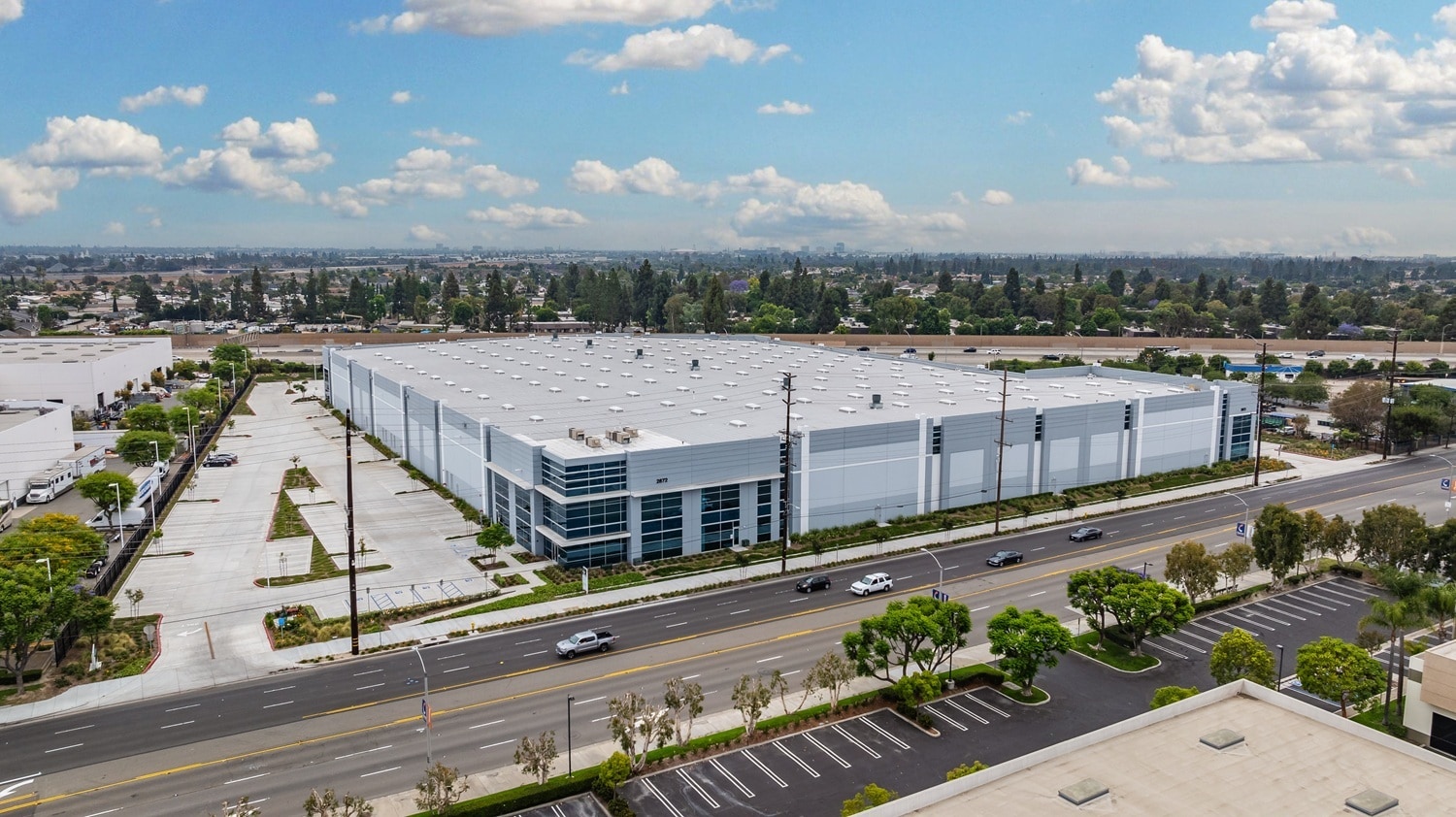 2872 E La Palma Ave, Anaheim, CA à louer Photo intérieure– Image 1 sur 4