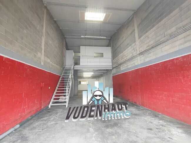 Plus de détails pour Local d’activités à vendre