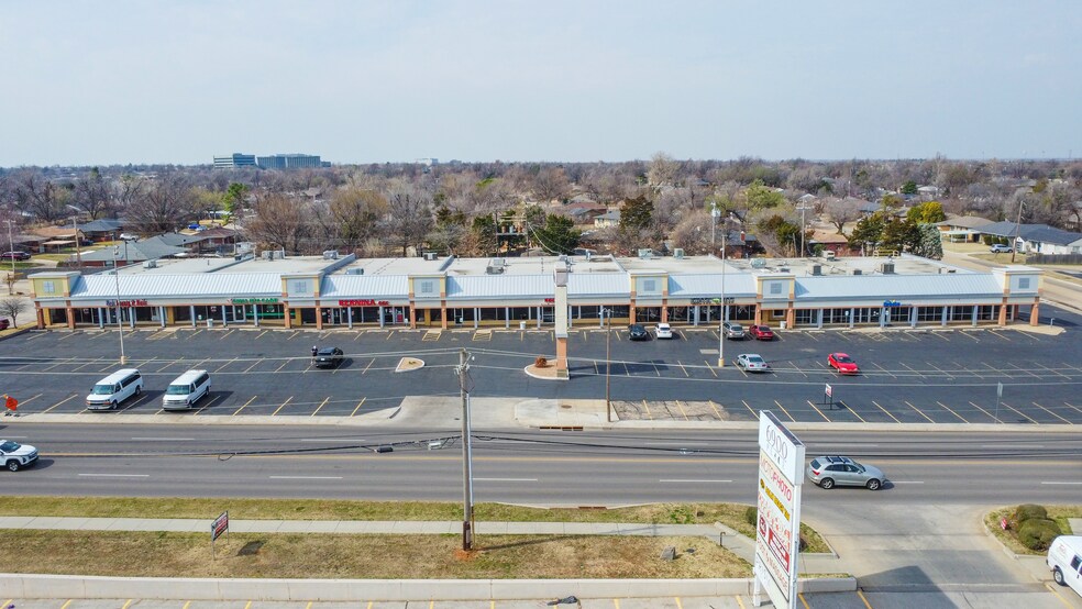 6807-7013 N May Ave, Oklahoma City, OK à louer - Photo de l’immeuble – Image 3 sur 5