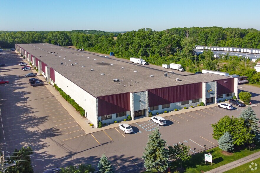 28825 Goddard Rd, Romulus, MI à louer - Aérien – Image 3 sur 8