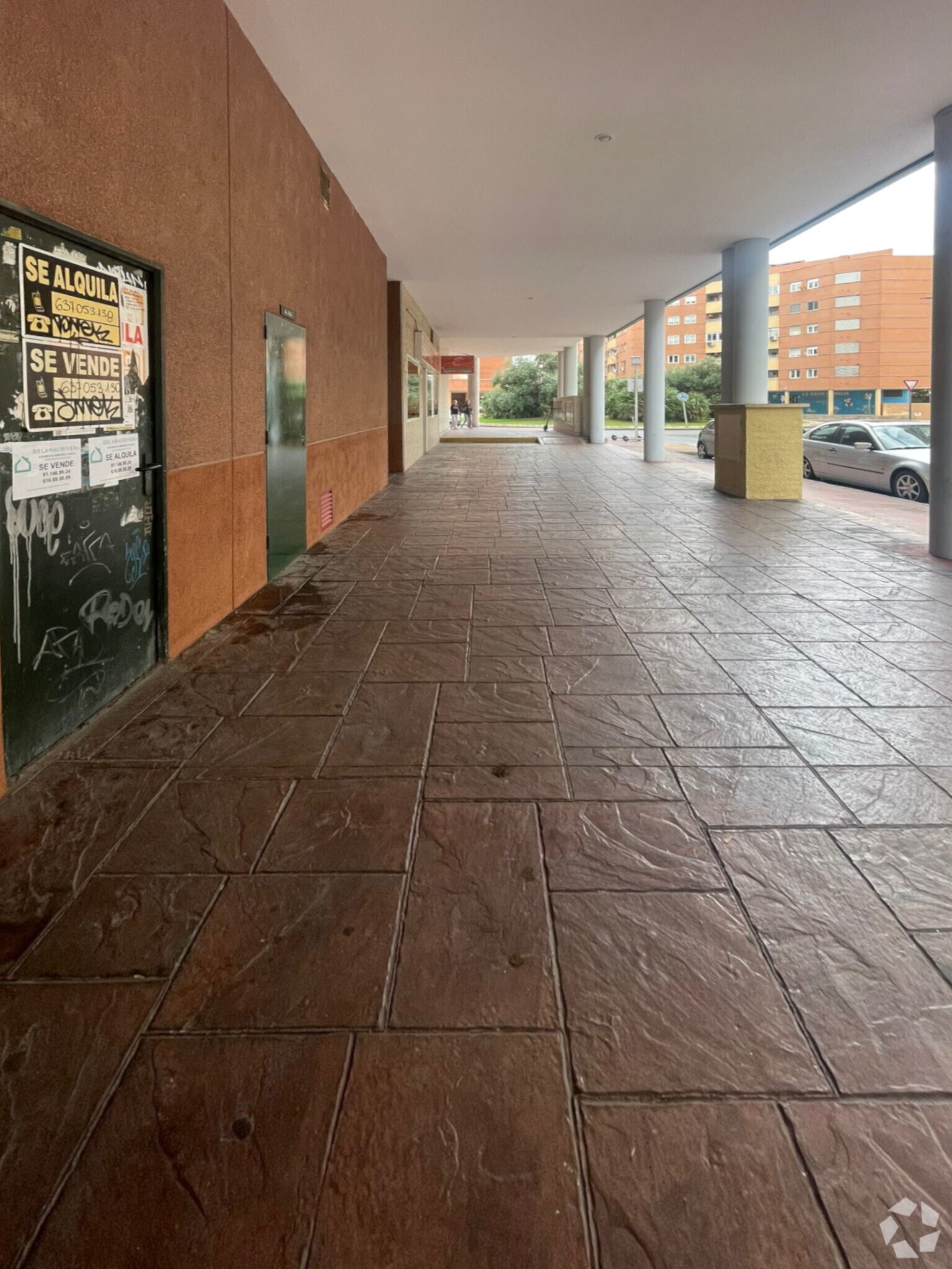 Local commercial dans Alcalá de Henares, Madrid à louer Photo intérieure– Image 1 sur 3