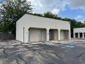 1801 Trimmier Rd, Killeen, TX à louer Photo de l’immeuble– Image 2 sur 3