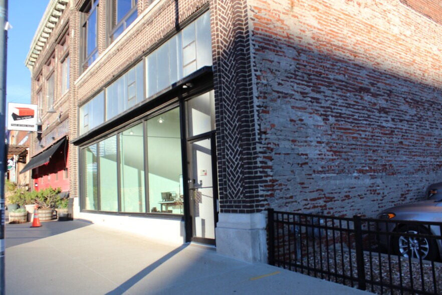 1729 McGee St, Kansas City, MO à louer - Photo de l’immeuble – Image 2 sur 18