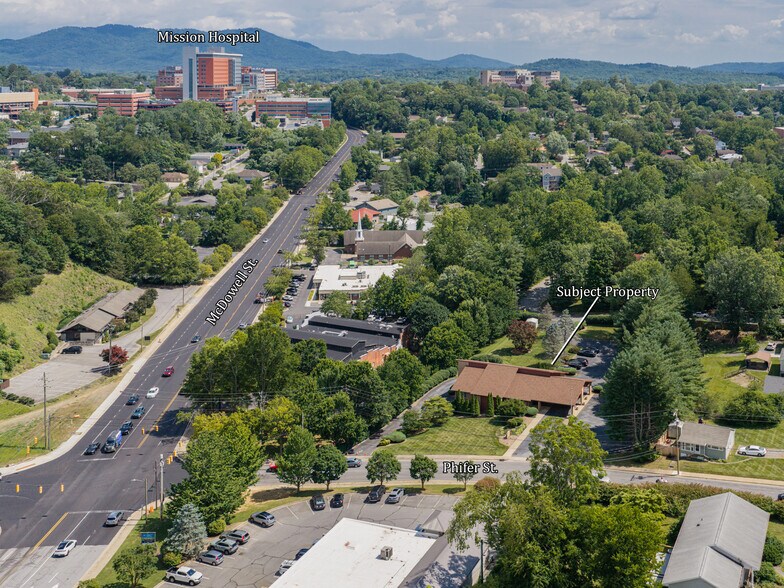 60 Phifer St, Asheville, NC à vendre - Photo de l’immeuble – Image 3 sur 48