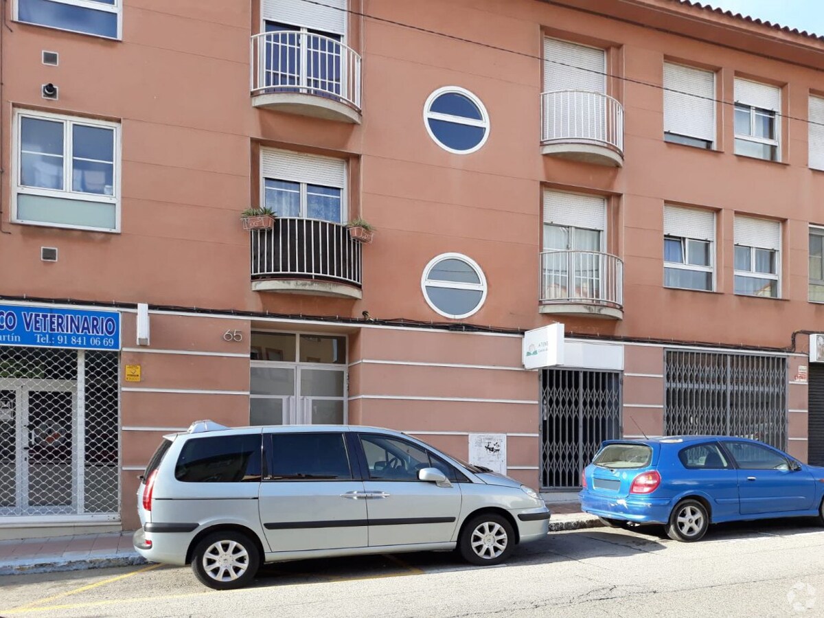 Local commercial dans El Molar, Madrid à louer Photo intérieure– Image 1 sur 3