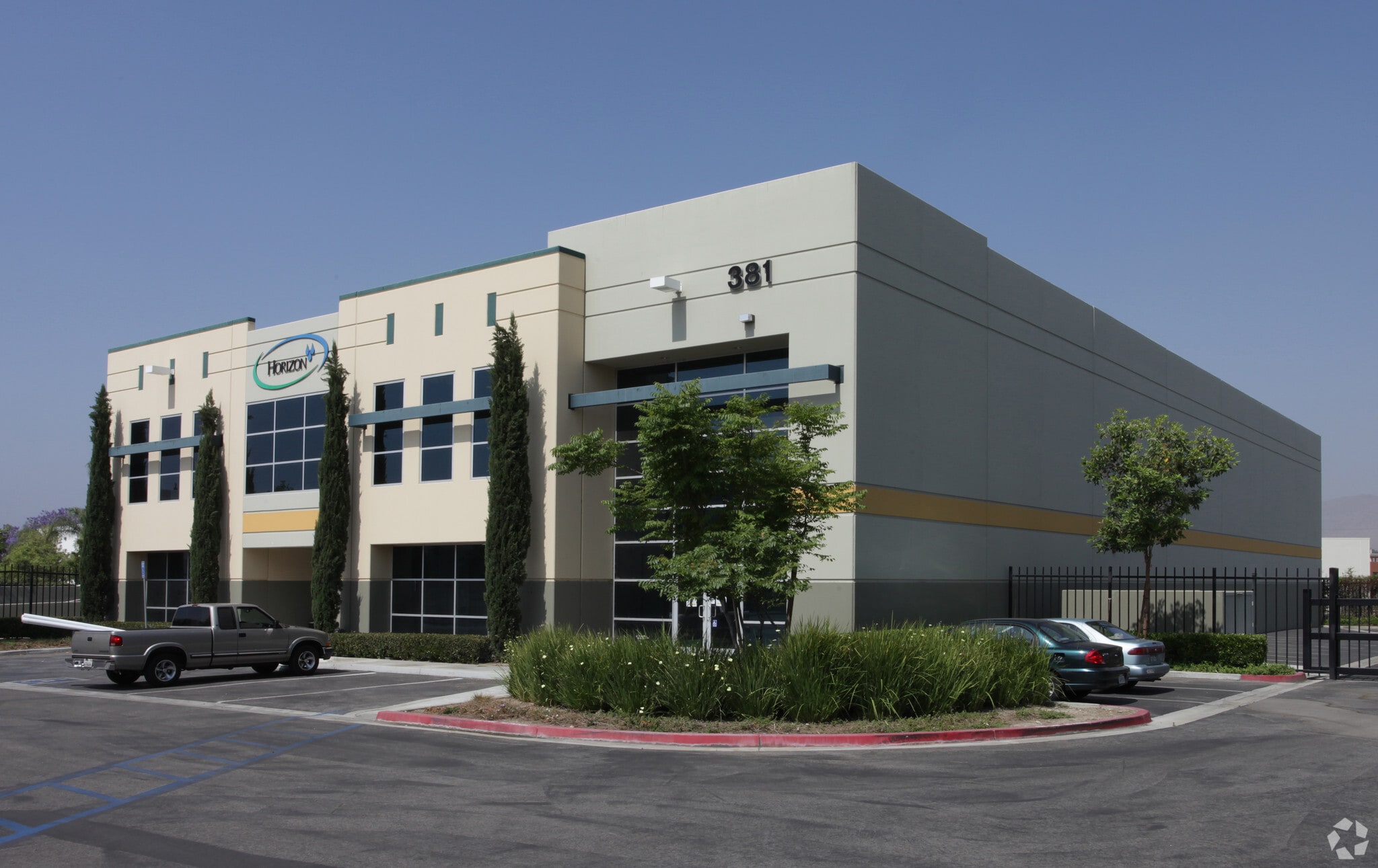 381 N Main St, Riverside, CA à louer Photo principale– Image 1 sur 6