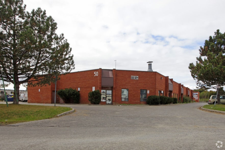 50 Airview Rd, Toronto, ON à louer - Photo principale – Image 1 sur 3