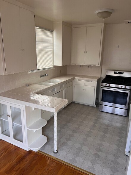 10612 Wilkins Ave, Los Angeles, CA à vendre - Photo de l’immeuble – Image 2 sur 7