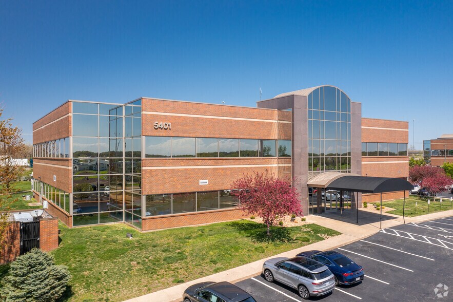 5401 Veterans Memorial Pky, Saint Peters, MO à vendre - Photo principale – Image 1 sur 15