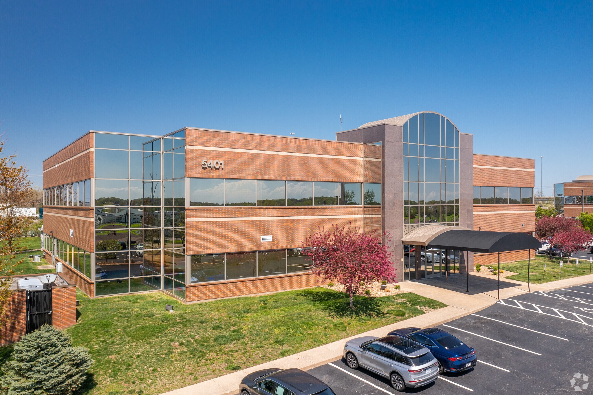 5401 Veterans Memorial Pky, Saint Peters, MO à vendre Photo principale– Image 1 sur 16